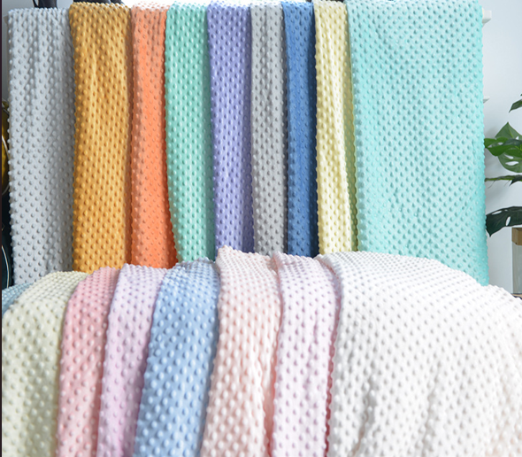 3D Embossed Bubble Minky Dot Fleece Fabric 210 GSM (Tela Burbuja)