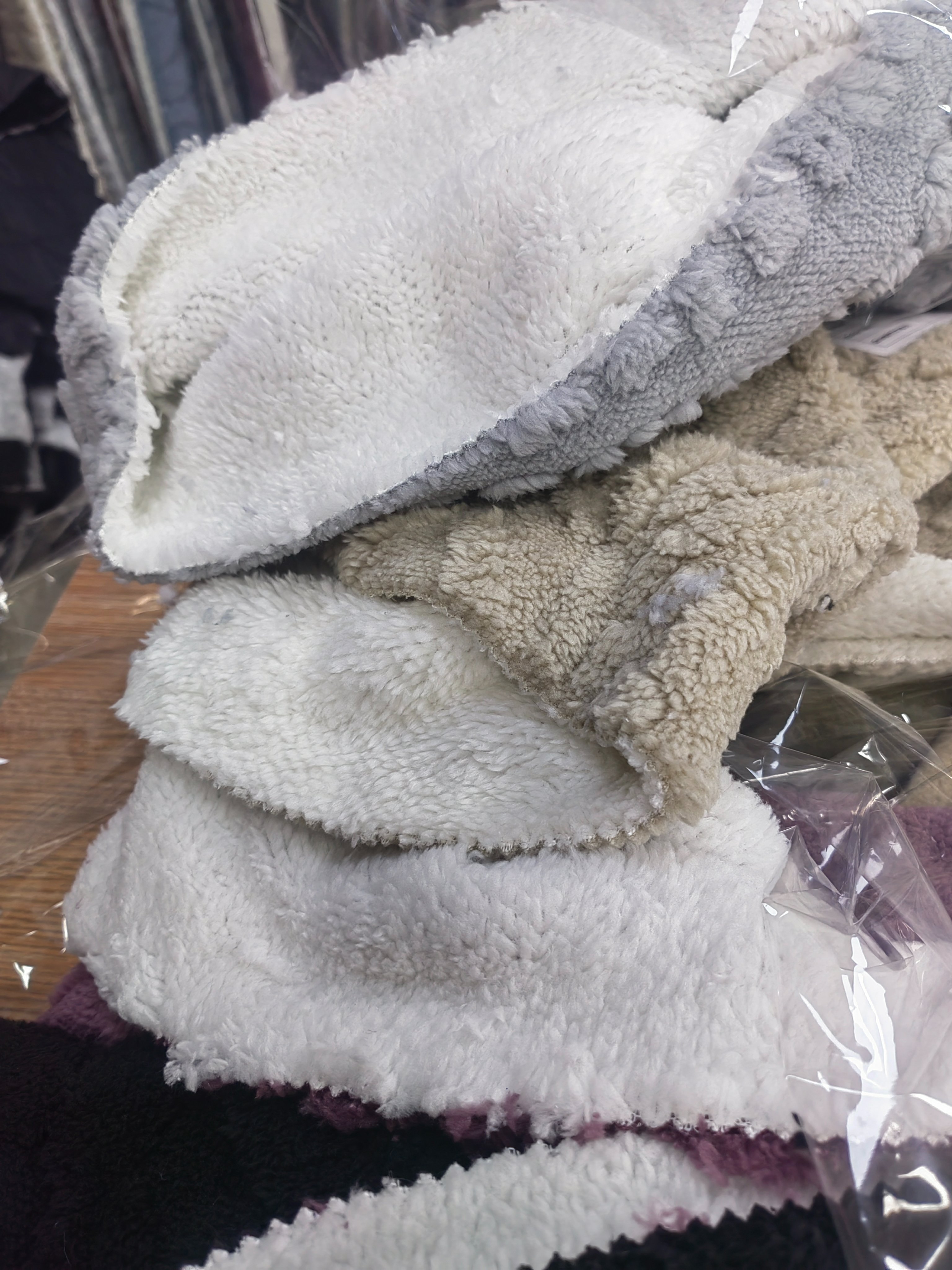 BK-SHUMIAN-JACQ Embossed Jacquard Shu Velveteen Fleece Fabric 260 GSM (40+ Custom Colors) - wholesale fabric KG China mill